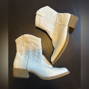 Coconuts by Matisse Derringer Western Ankle Boots, White, Women's 9